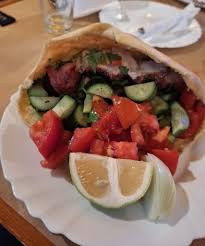 Cyptiot pita with slouvakia